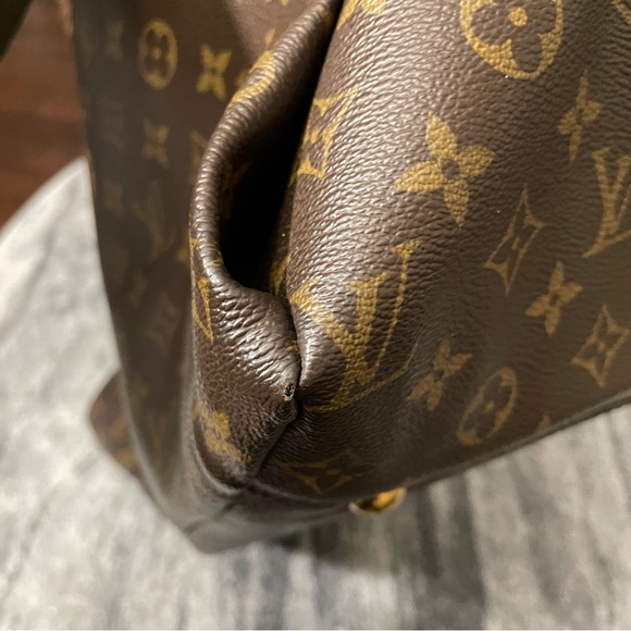 Louis Vuitton Artsy MM - Picture 8 of 16